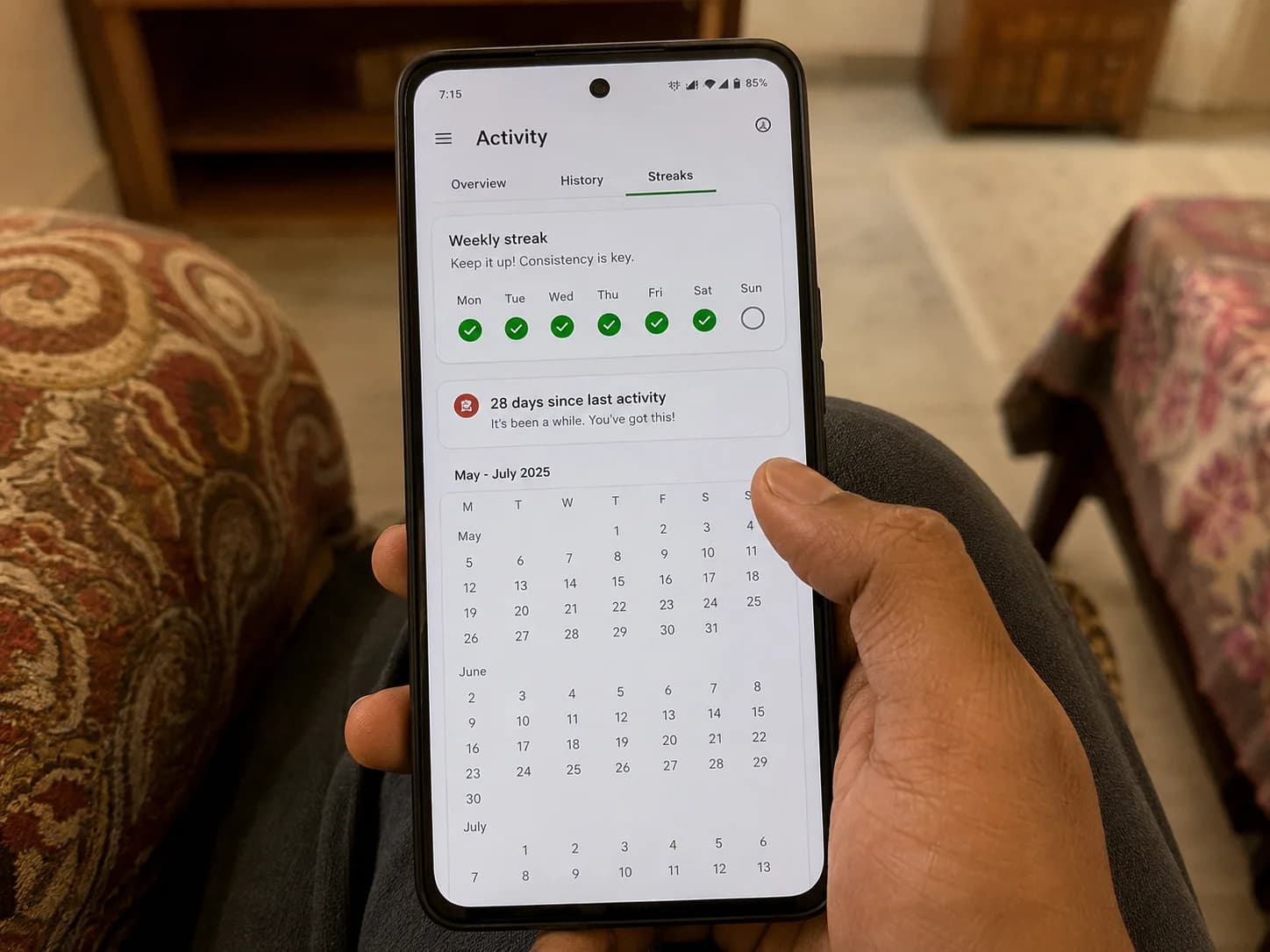 A phone showing a fitness app with a 6-day streak and then nothing — the screen everyone recognises